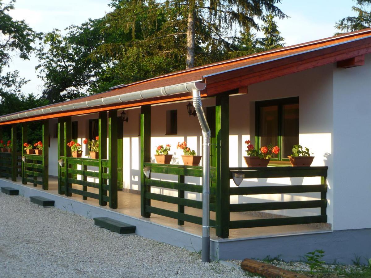 Kisrejtek Apartmanhaz Lispeszentadorján Exterior foto