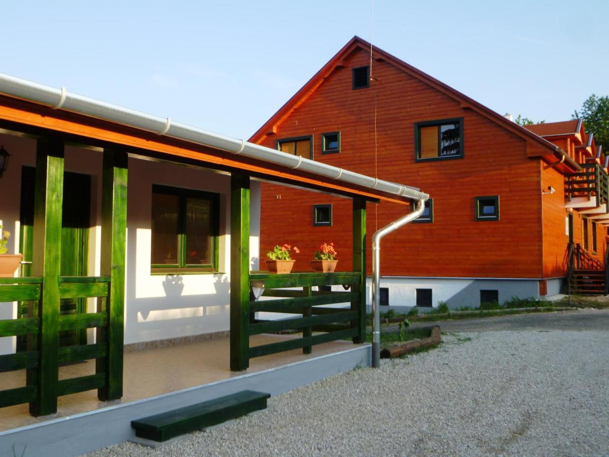 Kisrejtek Apartmanhaz Lispeszentadorján Exterior foto