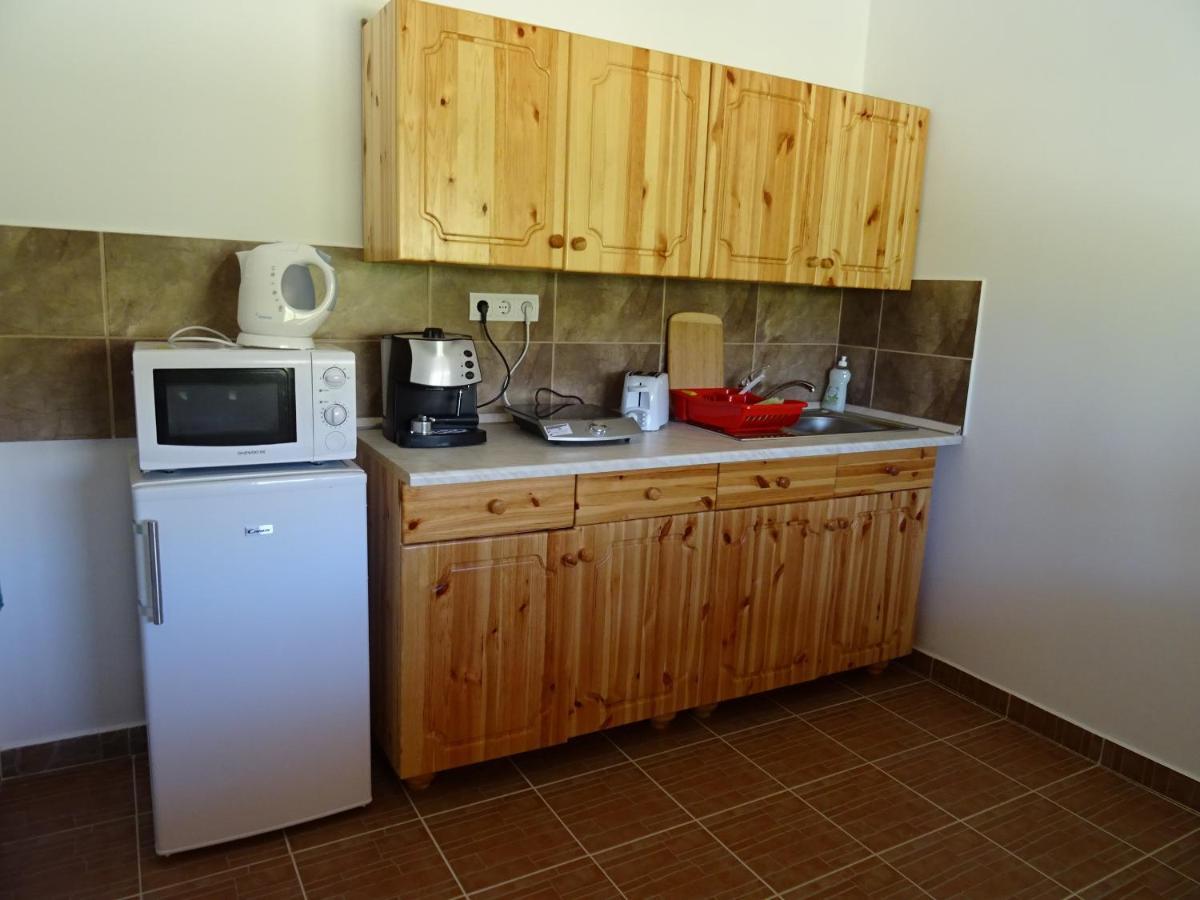 Kisrejtek Apartmanhaz Lispeszentadorján Exterior foto