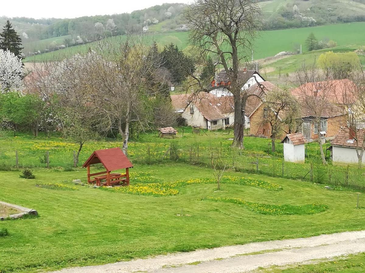 Kisrejtek Apartmanhaz Lispeszentadorján Exterior foto