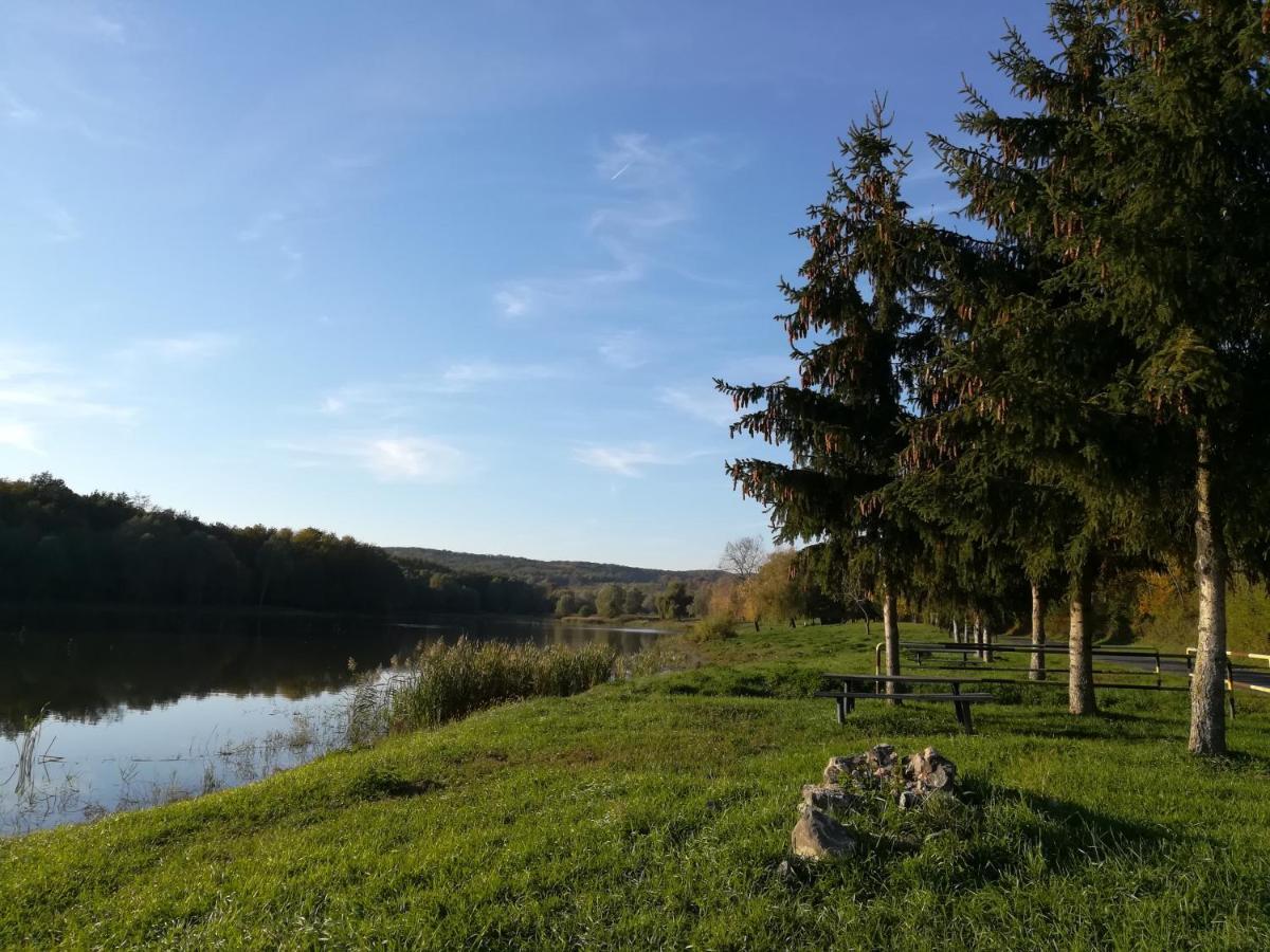 Kisrejtek Apartmanhaz Lispeszentadorján Exterior foto